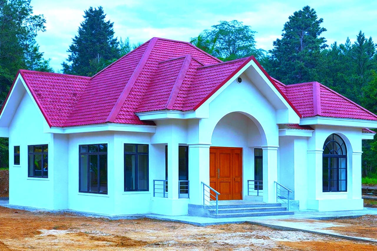 Elegant Bungalow Villa by Toshabuild Africa Limited